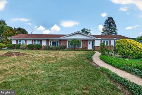 1957 Geraldson Dr, LANCASTER, PA, 17601-3642 | Card Image