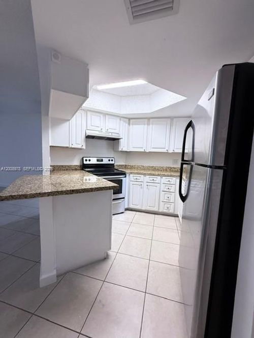 407-8333 Lake Dr, Doral, FL, 33166-7761 | Card Image