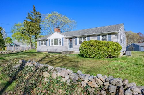 70 Thicket St, Weymouth, MA, 02190-1218 | Card Image