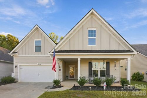 8204 Mccormick St, Terrell, NC, 28682-9820 | Card Image
