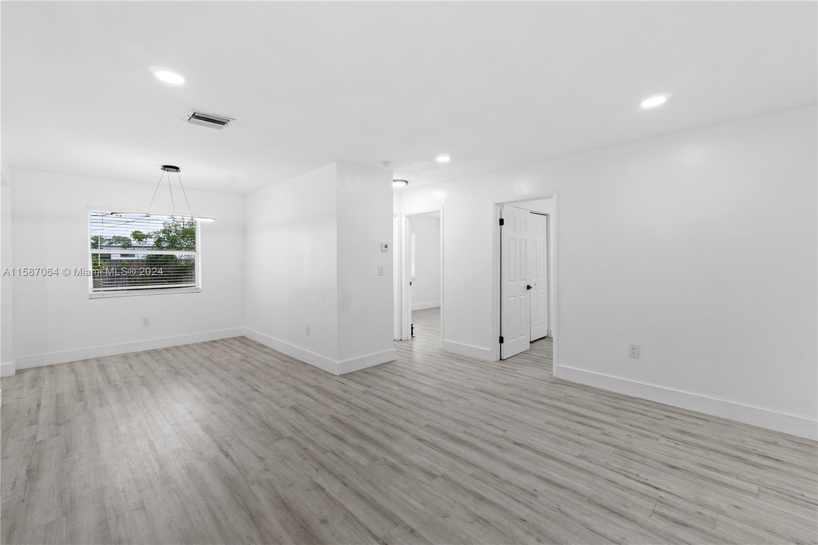 Charleston St, Hollywood, FL 33024
