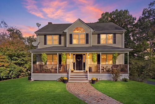319 Oak St, Swansea, MA, 02777 | Card Image