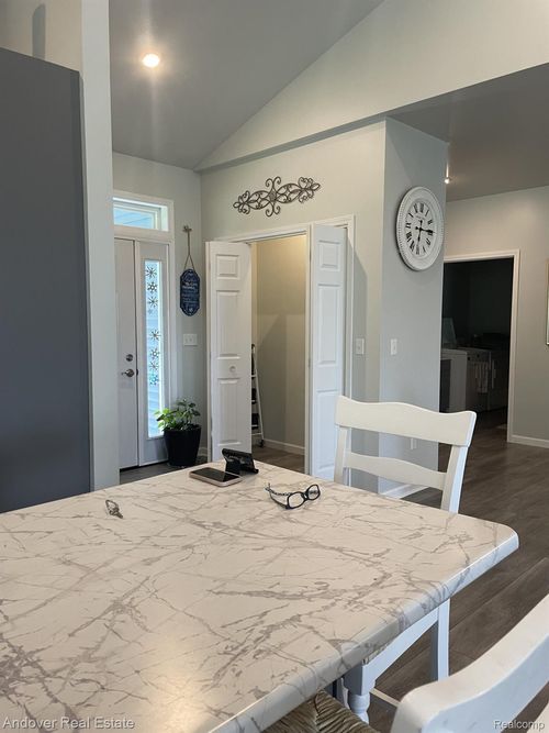 7968 Herzog Rd, IRON MOUNTAIN, MI, 49801 | Card Image