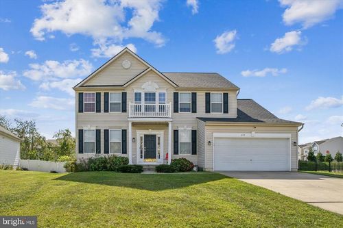 372 Brandenburg Dr, FALLING WATERS, WV, 25419-4986 | Card Image