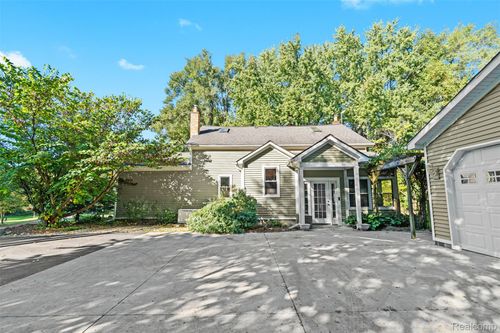 9669 Hadley Rd, Clarkston, MI, 48348-1905 | Card Image