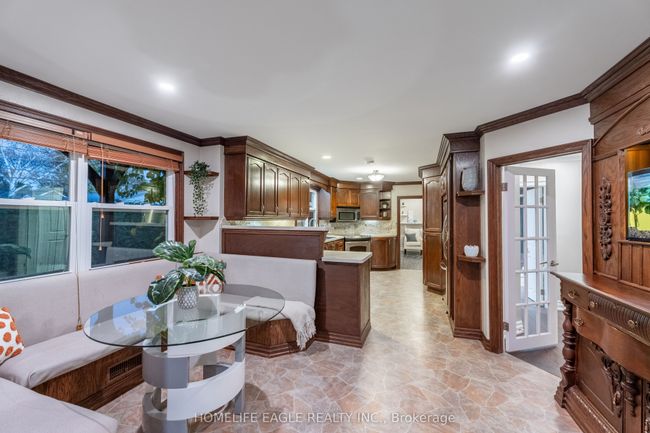 523 Lake Dr E, House other with 4 bedrooms, 3 bathrooms and 5 parking in Willow Beach ON | Image 7