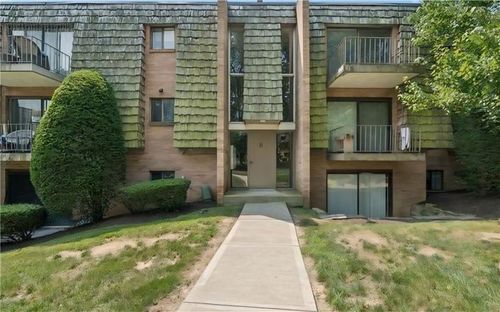 824-824 Forest Green Drive, Moon/Crescent Twp, PA, 15108 | Card Image