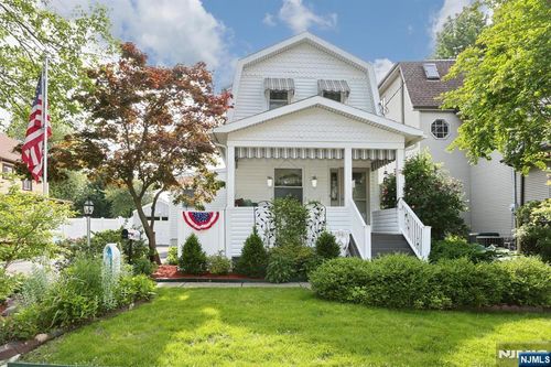 25 S Prospect Ave, Bergenfield, NJ, 07621-1918 | Card Image