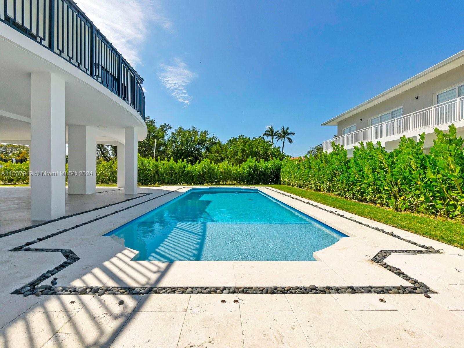 Schooner Ln, Duck Key, FL 33050
