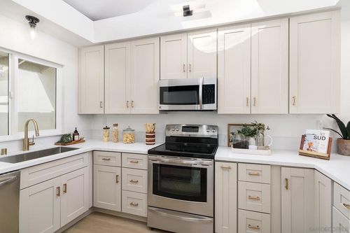 4849 Flying Cloud Way, Carlsbad, CA, 92008-3787 | Card Image