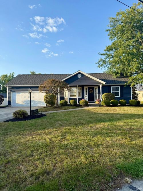 742 Huntsville Rd, Winchester, IN, 47394 | Card Image