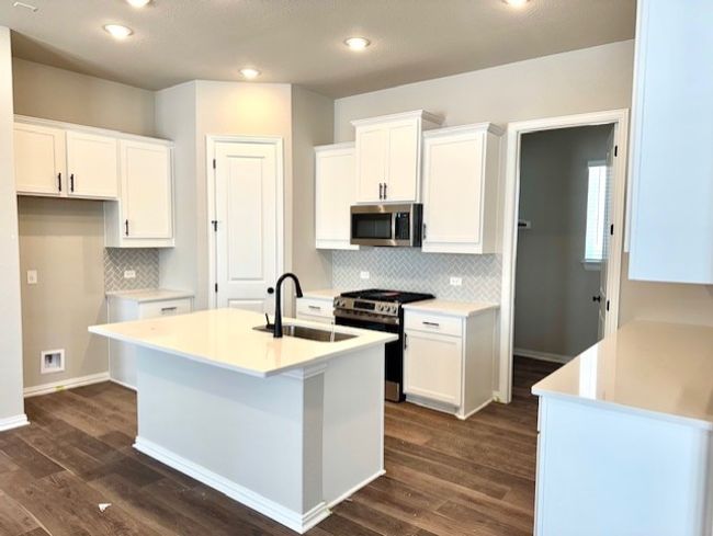 370 Milkwood Ter, House other with 3 bedrooms, 2 bathrooms and null parking in Dripping Springs TX | Image 4