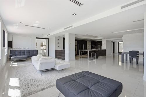 3ca-1330 Ocean Dr, Miami Beach, FL, 33139-4256 | Card Image