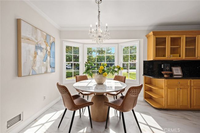 Breakfast Area | Image 12