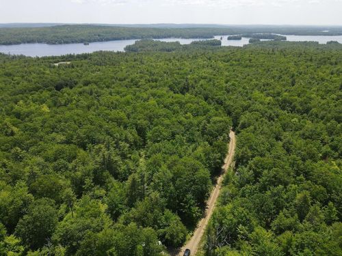 2 Gore Rd, Raymond, ME, 04071-6334 | Card Image