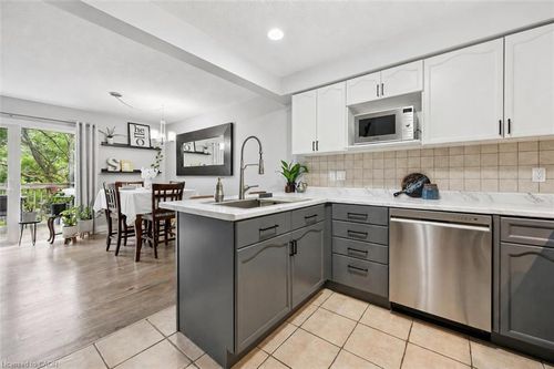 21-31 Schroder Cres, Guelph, ON, N1E7M6 | Card Image