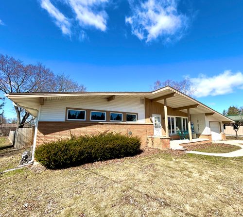 1521 Stark St, Kewaskum, WI, 53040-9765 | Card Image