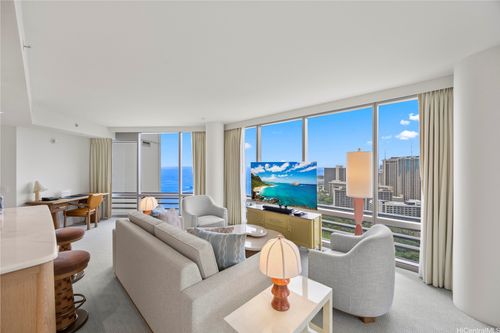 3401-223 Saratoga Road, Honolulu, HI, 96815 | Card Image