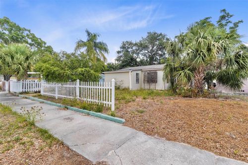 536 Braddock St S, St Petersburg, FL, 33707-6137 | Card Image