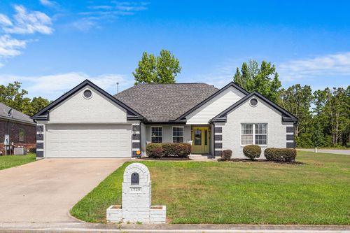 1729 Pilot Ct, Jacksonville, AR, 72076-9497 | Card Image