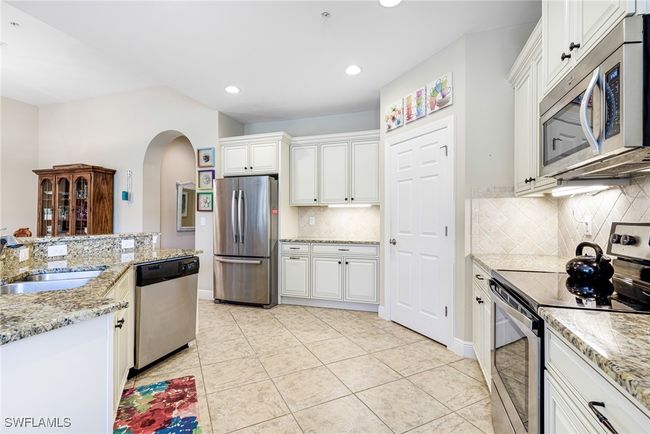 upgraded cabinets | Image 18