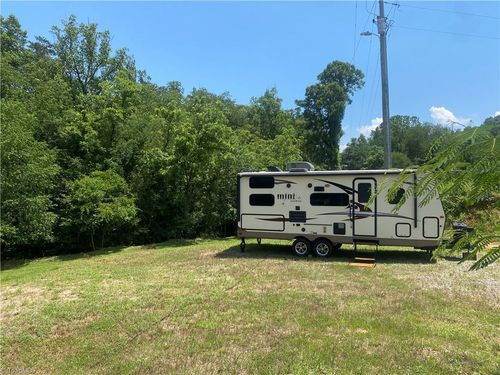 3258 Red White And Blue Rd, Roaring River, NC, 28669-9268 | Card Image