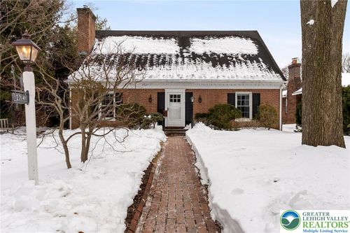 2714 W Washington St, ALLENTOWN, PA, 18104-3839 | Card Image