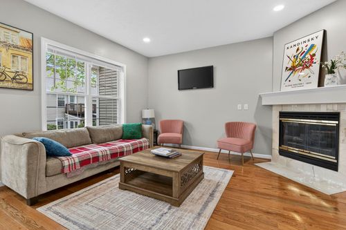 3 Summer Snow Ln, Bedford, NH, 03110-5843 | Card Image