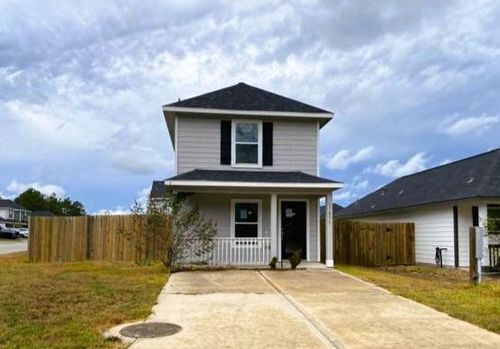 17051 Marie Village Dr, Conroe, TX, 77306-2236 | Card Image