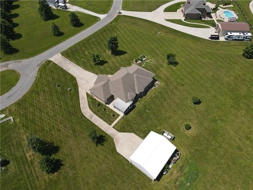 19104 Autumn Ln, Pleasant Hill, MO, 64080-8612 | Card Image