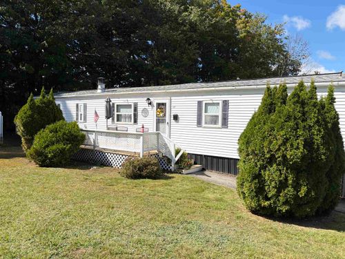 17 Sandalwood Cir, Kittery, ME, 03904-5668 | Card Image