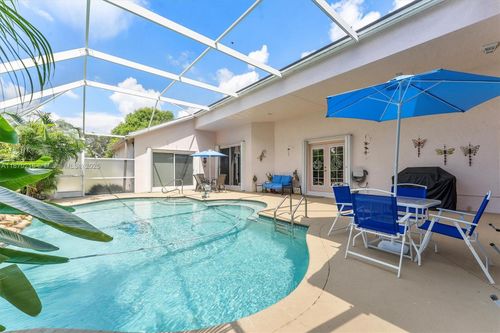 800 Clearbrook Park Cir, Delray Beach, FL, 33445-8748 | Card Image
