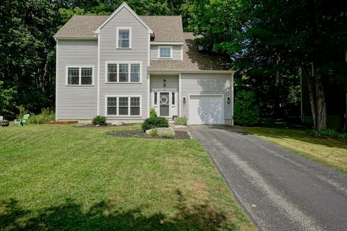 28 Alderwood Dr, Stratham, NH, 03885-4214 | Card Image