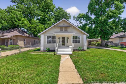 320 E 5th St, Claremore, OK, 74017-7415 | Card Image