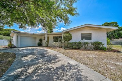 2430 Sunnyside Lane, House other with 2 bedrooms, 2 bathrooms and null parking in Sarasota FL | Image 2