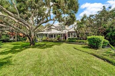 975 Riomar Drive, House other with 5 bedrooms, 5 bathrooms and null parking in Vero Beach FL | Image 2