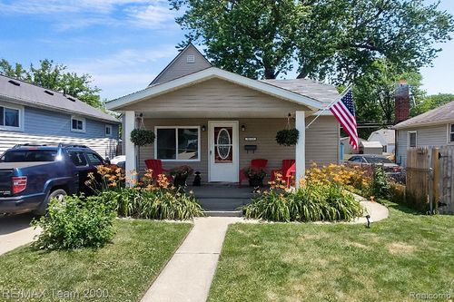 26520 Brettonwoods St, Madison Heights, MI, 48071-3555 | Card Image