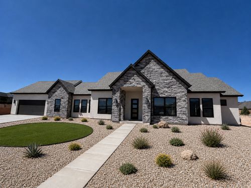 2152 S Bluff Dr, Cedar City, UT, 84720-1436 | Card Image