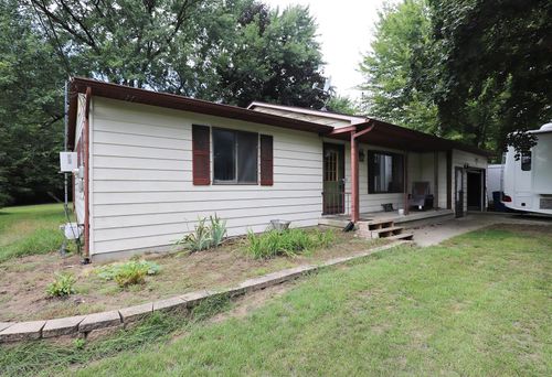 12083 Seymour Rd, Montrose, MI, 48457-9782 | Card Image