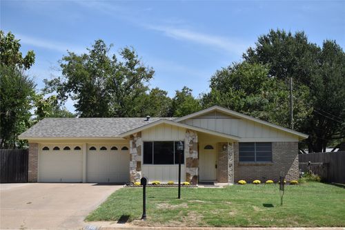 1348 Norwood Dr, Hurst, TX, 76053-4057 | Card Image