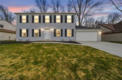 6977 Grace Dr, Olmsted Twp, OH, 44138-1138 | Card Image