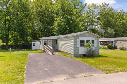 c12-290 Calef Hwy, Epping, NH, 03042-2334 | Card Image