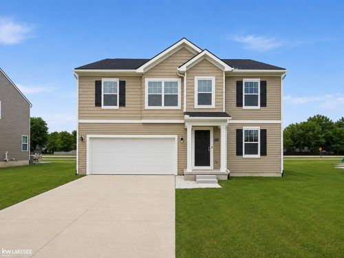 54470 Heron Cir, New Baltimore, MI, 48047-2833 | Card Image