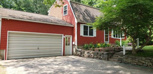 8 Woodridge Rd, Durham, NH, 03824-2932 | Card Image