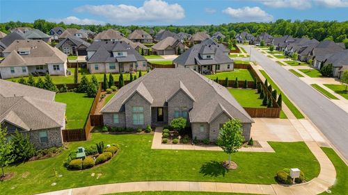 1600 Cherrie Street, Bentonville, AR, 72713 | Card Image