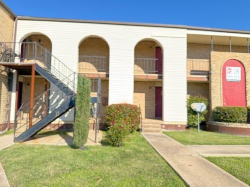 802-6000 Westridge Ln, Fort Worth, TX, 76116-8432 | Card Image