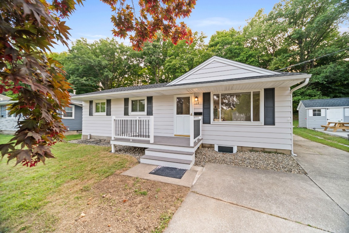 Halley St, Erie, PA 16511