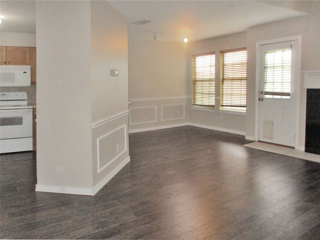 12816 Seaside Dr, Townhouse with 2 bedrooms, 3 bathrooms and null parking in Euless TX | Image 5