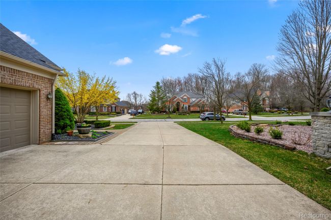 Extra long Drive way | Image 63
