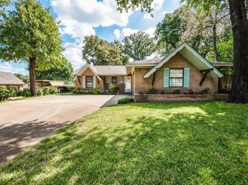 2102 Woodoak Dr, Irving, TX, 75060-5653 | Card Image